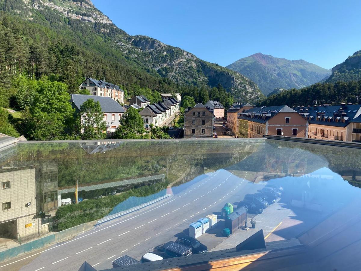 Ático Dúplex reformado con vistas a la montaña Canfranc Esterno foto